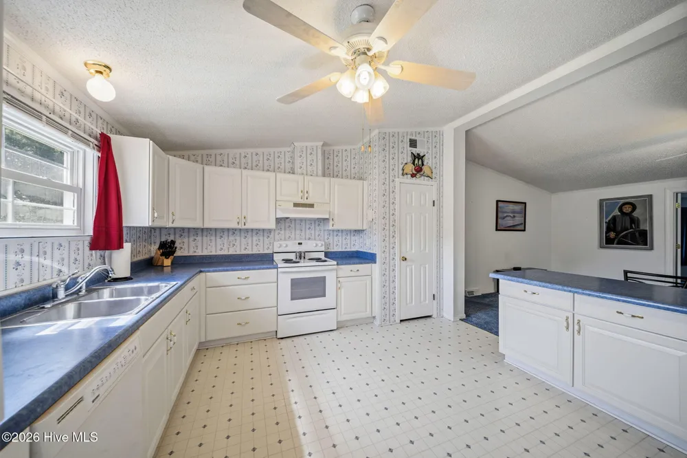 1847 Anderson Road Watha, NC 28478