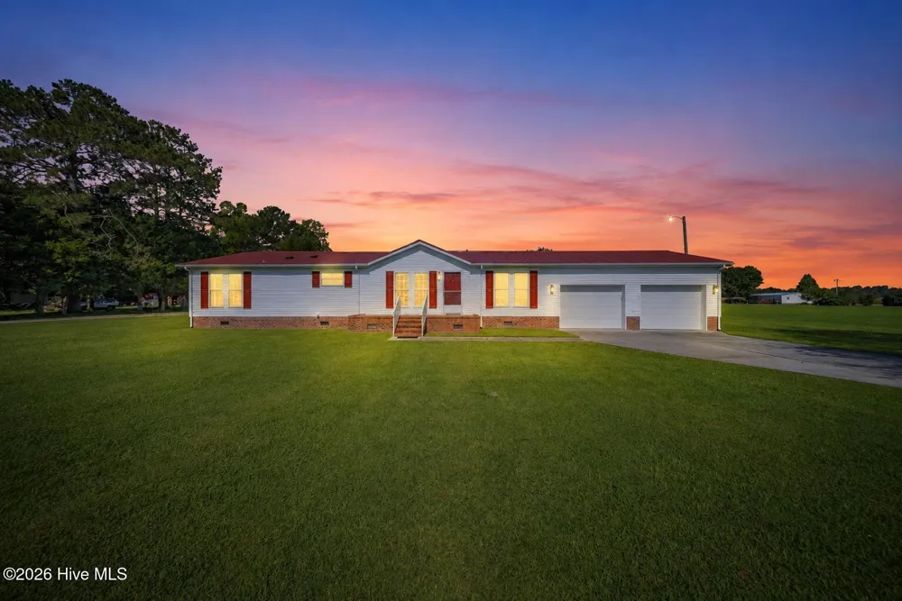 1847 Anderson Road Watha, NC 28478