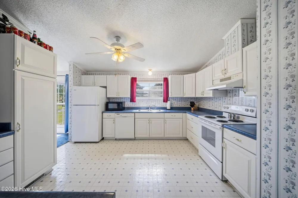 1847 Anderson Road Watha, NC 28478