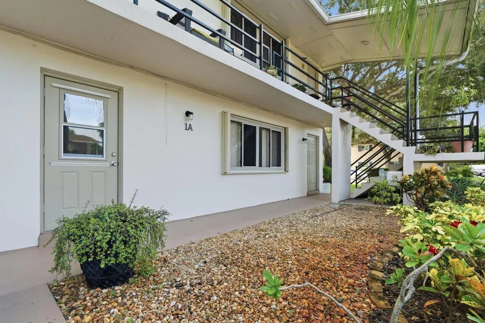 800 LIGHTHOUSE DRIVE #1A North Palm Beach, FL 33408