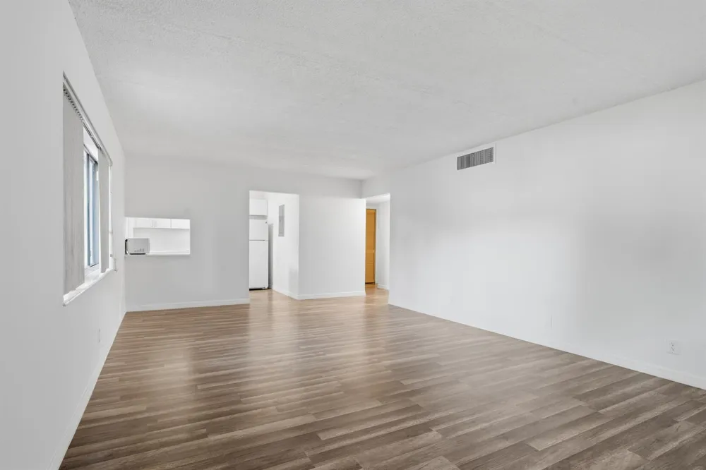 800 LIGHTHOUSE DRIVE #1A North Palm Beach, FL 33408