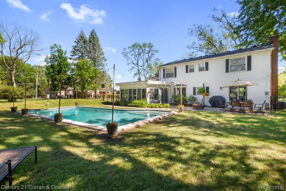 37480 Rhonswood Drive Farmington Hills City, MI 48167