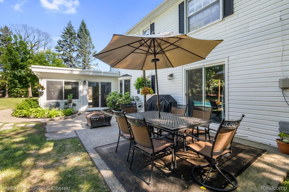 37480 Rhonswood Drive Farmington Hills City, MI 48167