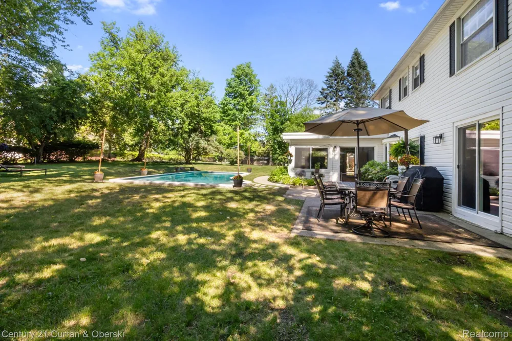 37480 Rhonswood Drive Farmington Hills City, MI 48167