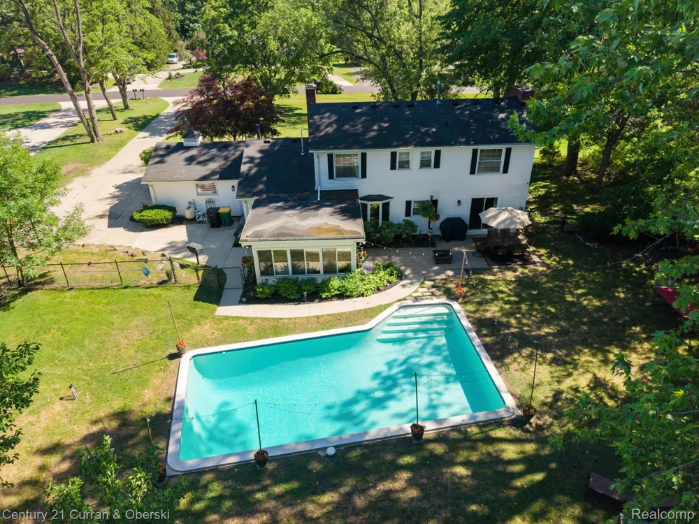 37480 Rhonswood Drive Farmington Hills City, MI 48167