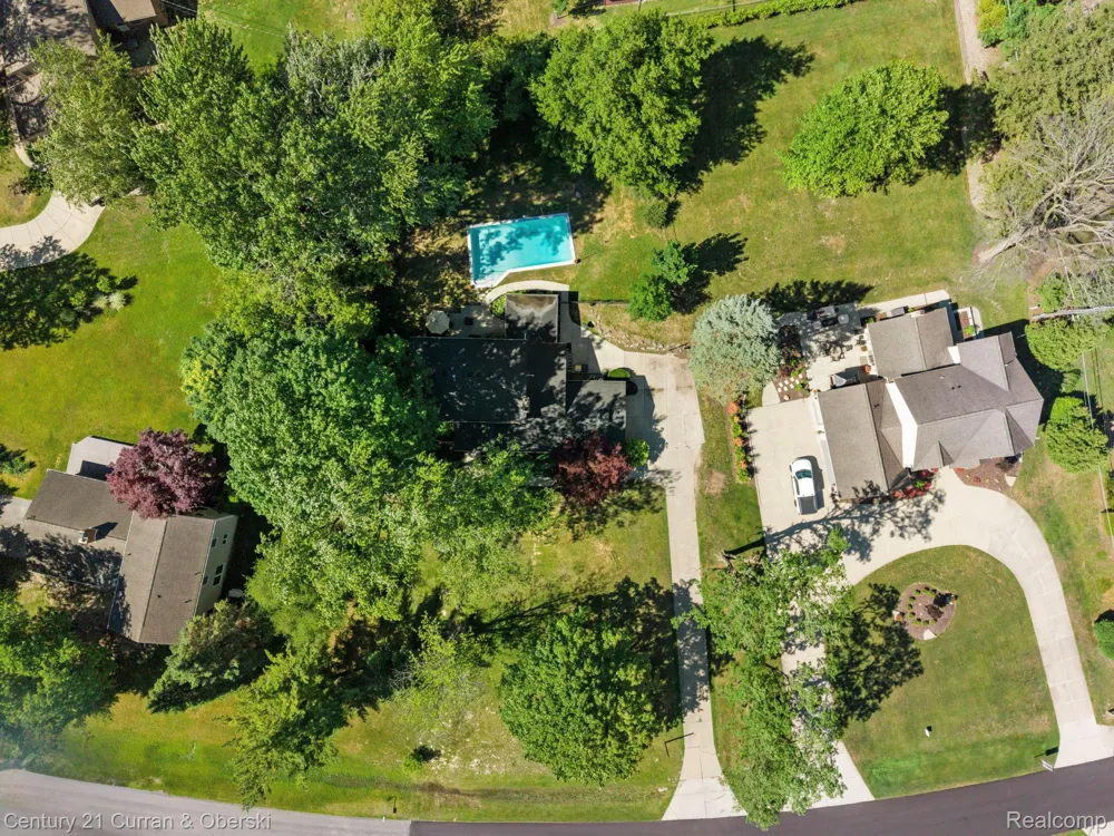 37480 Rhonswood Drive Farmington Hills City, MI 48167