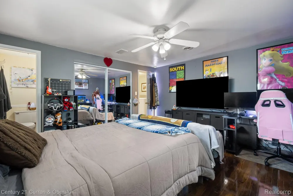 37480 Rhonswood Drive Farmington Hills City, MI 48167