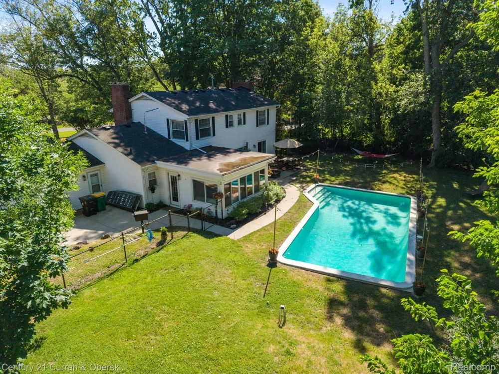 37480 Rhonswood Drive Farmington Hills City, MI 48167