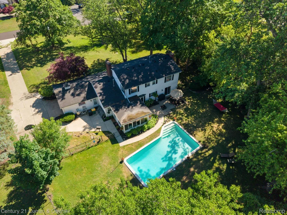 37480 Rhonswood Drive Farmington Hills City, MI 48167