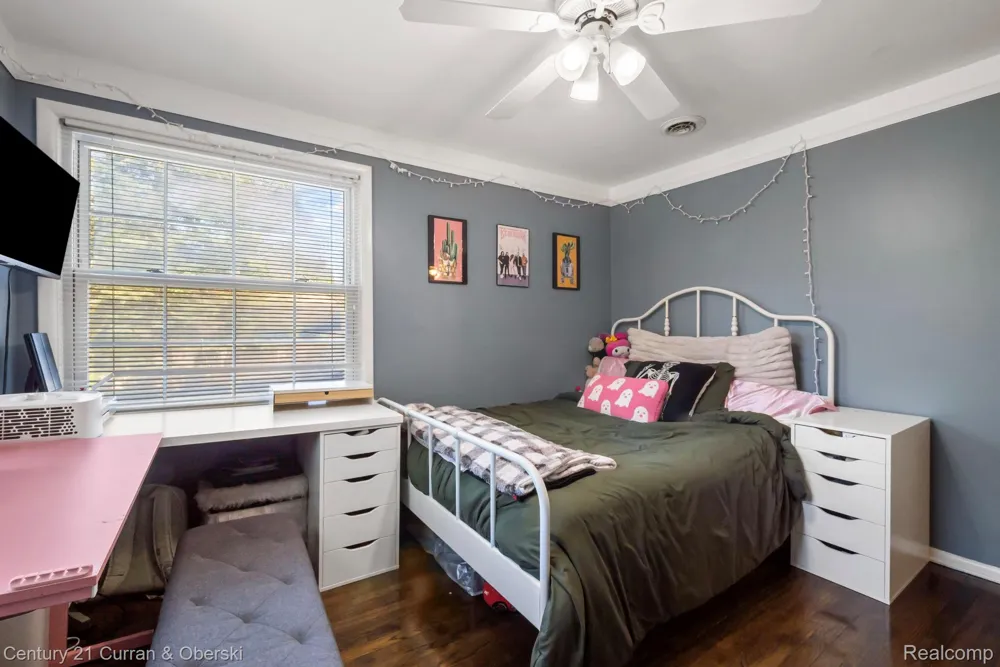 37480 Rhonswood Drive Farmington Hills City, MI 48167