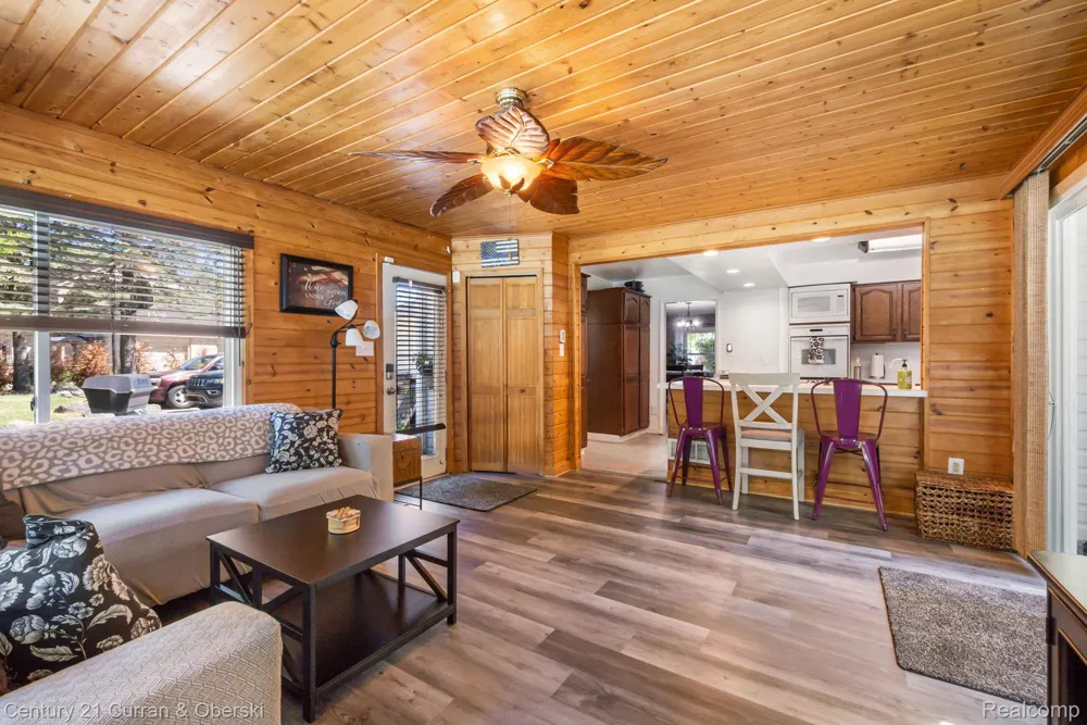 37480 Rhonswood Drive Farmington Hills City, MI 48167