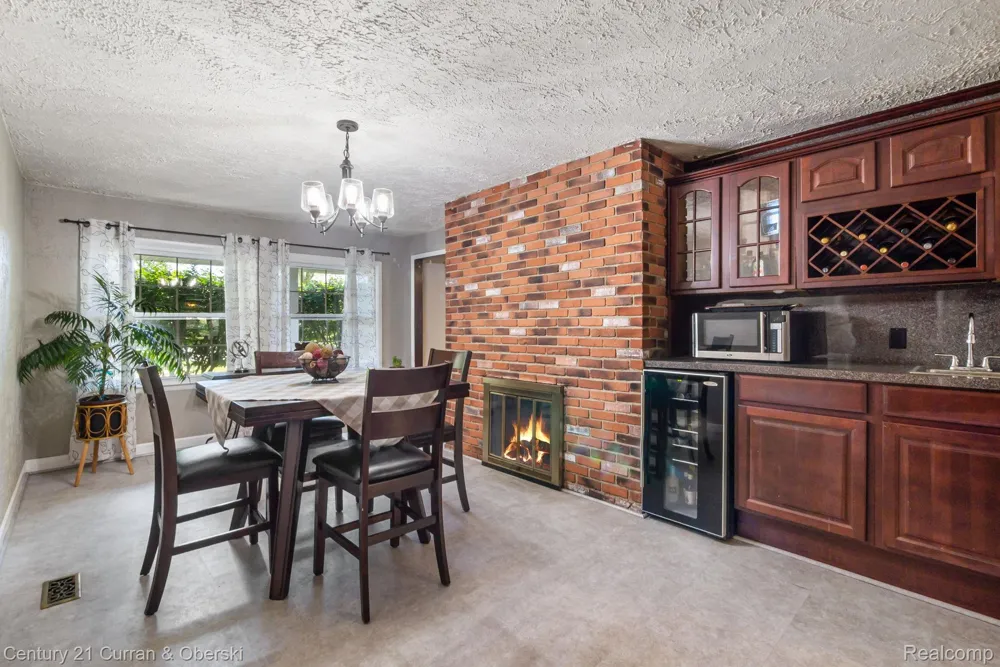 37480 Rhonswood Drive Farmington Hills City, MI 48167