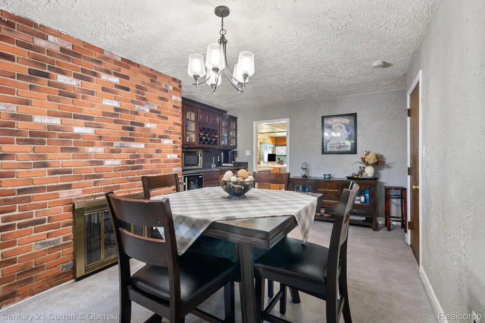 37480 Rhonswood Drive Farmington Hills City, MI 48167