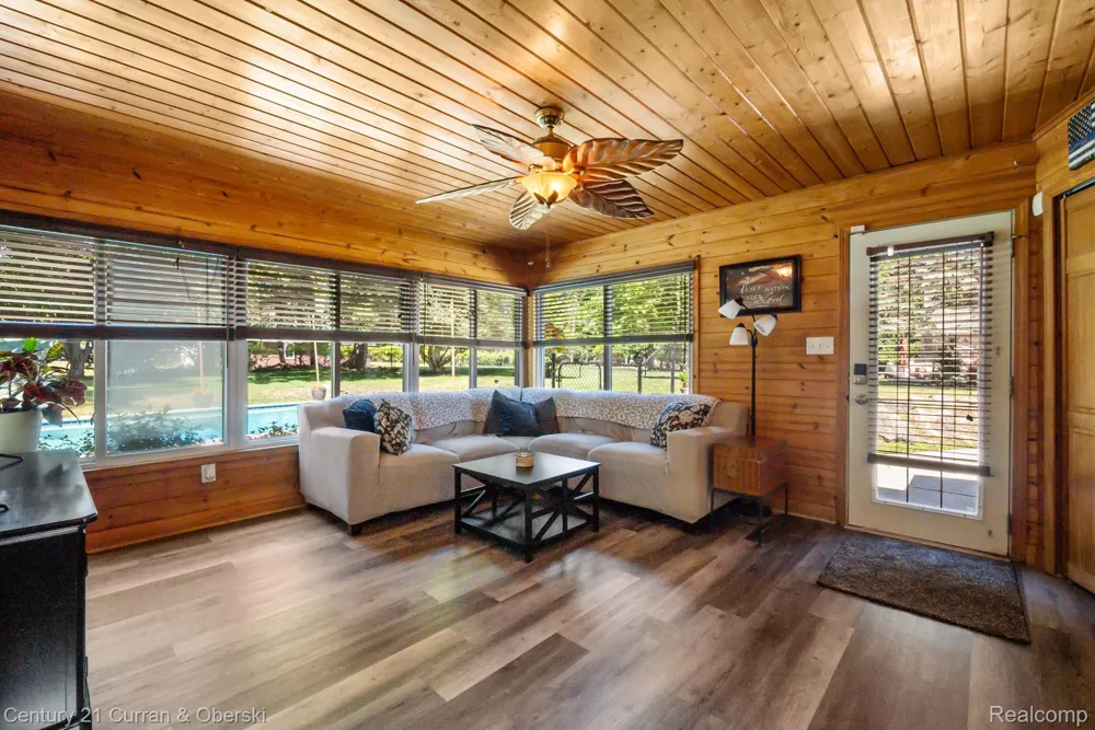 37480 Rhonswood Drive Farmington Hills City, MI 48167
