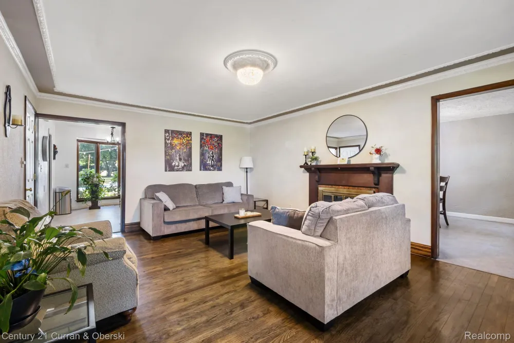 37480 Rhonswood Drive Farmington Hills City, MI 48167