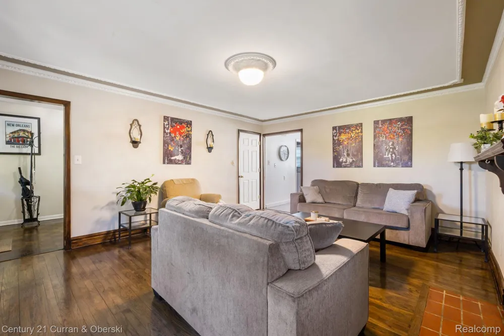 37480 Rhonswood Drive Farmington Hills City, MI 48167