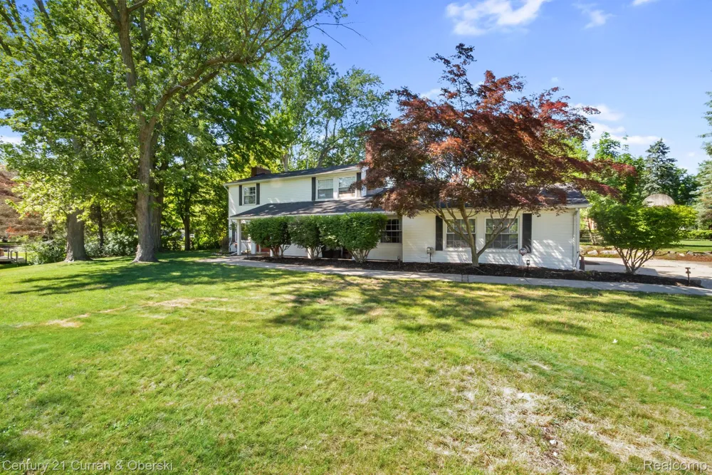 37480 Rhonswood Drive Farmington Hills City, MI 48167
