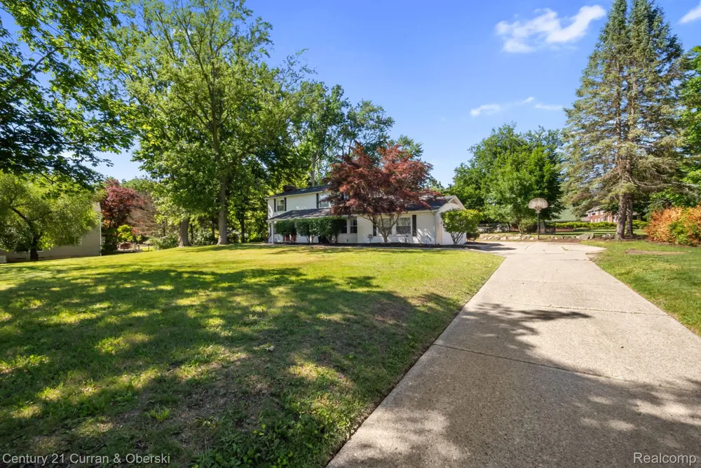 37480 Rhonswood Drive Farmington Hills City, MI 48167