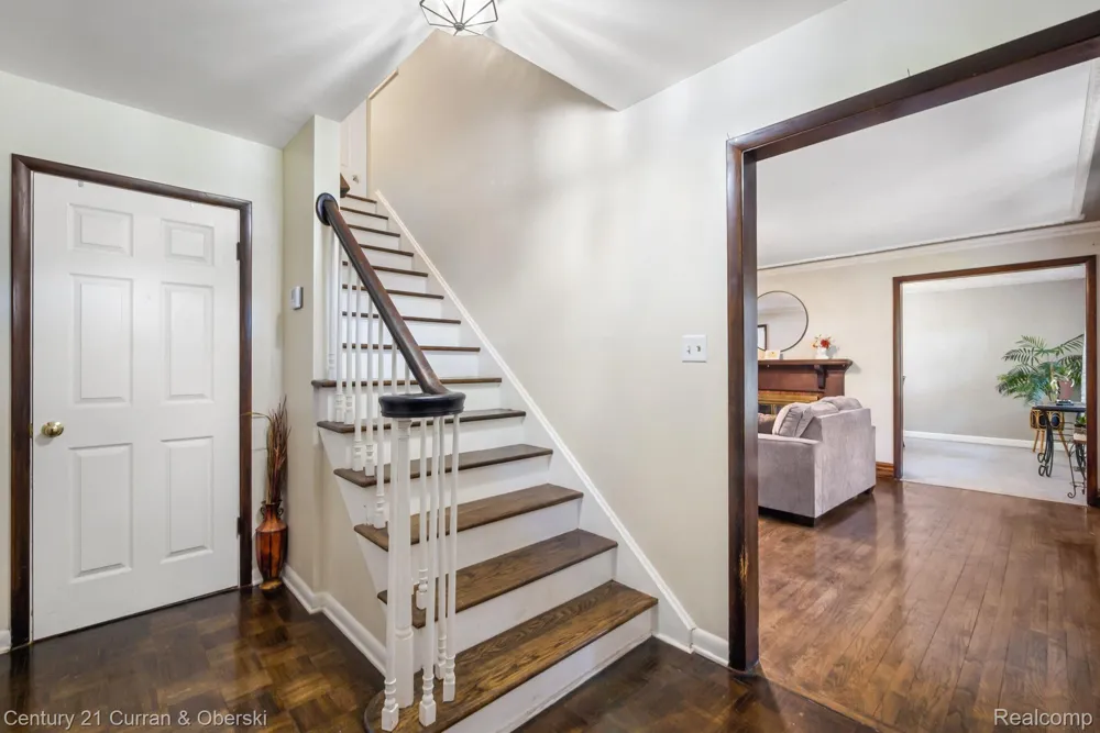 37480 Rhonswood Drive Farmington Hills City, MI 48167
