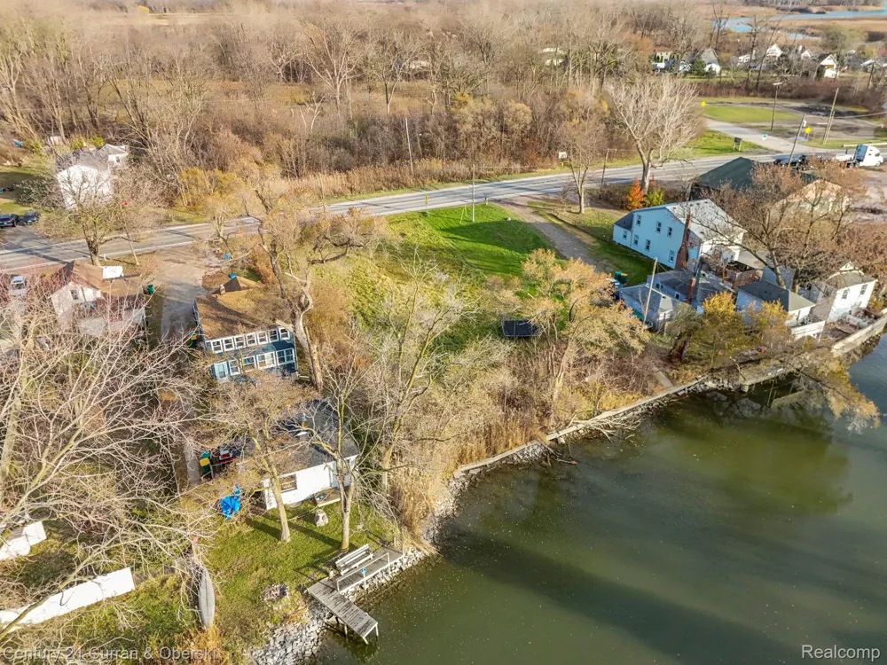 5 W Jefferson Avenue Brownstown Charter Township, MI 48173