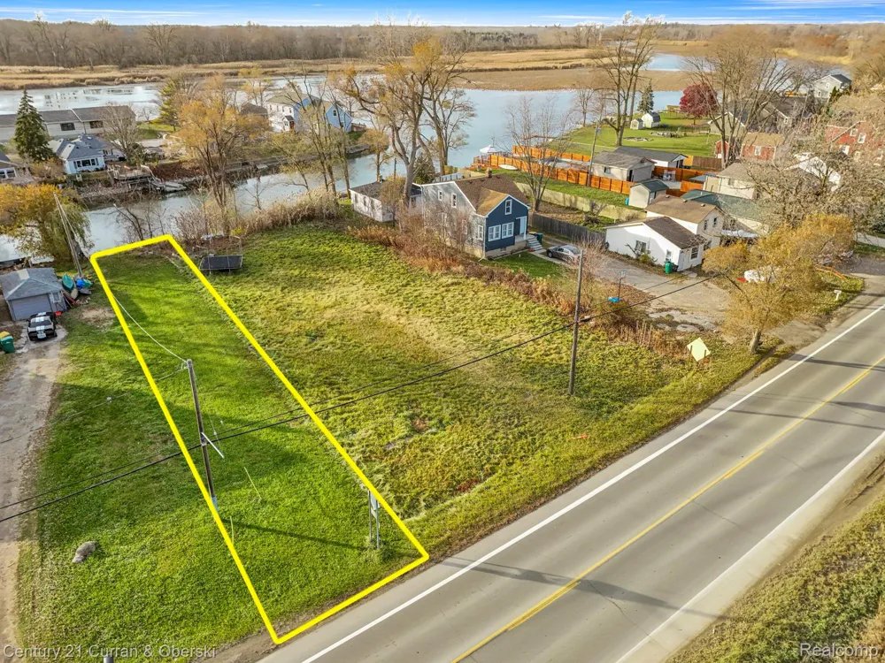 5 W Jefferson Avenue Brownstown Charter Township, MI 48173