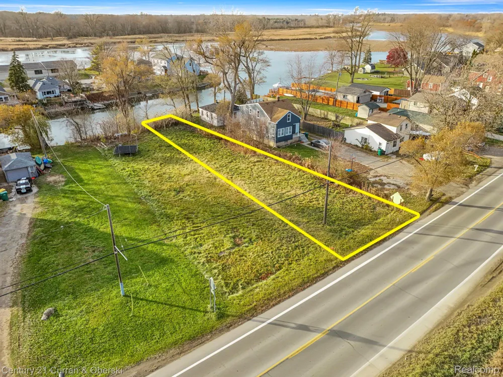 5 W Jefferson Avenue Brownstown Charter Township, MI 48173