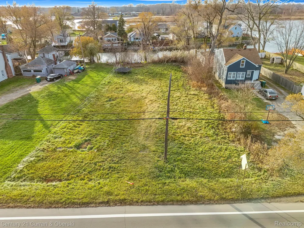 5 W Jefferson Avenue Brownstown Charter Township, MI 48173