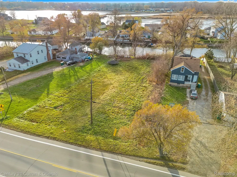 5 W Jefferson Avenue Brownstown Charter Township, MI 48173