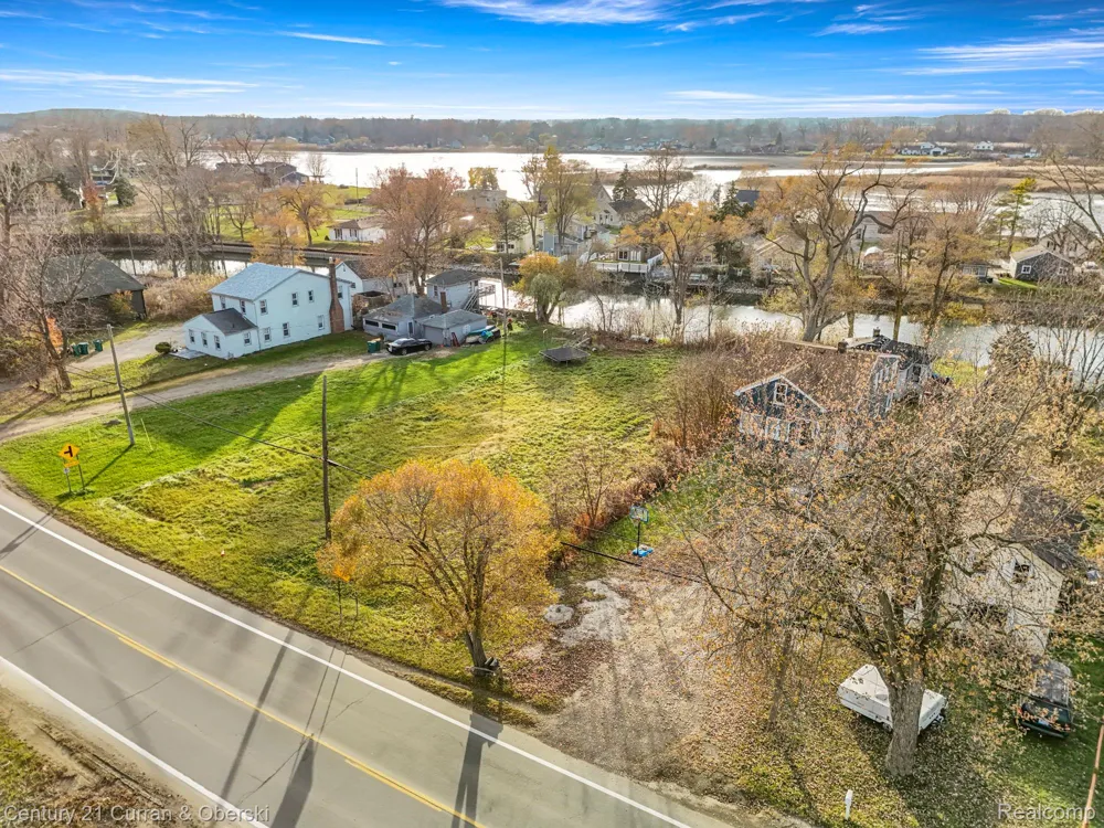 5 W Jefferson Avenue Brownstown Charter Township, MI 48173