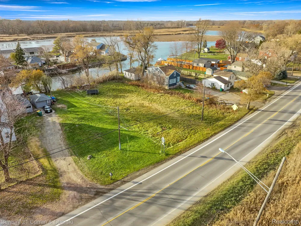 5 W Jefferson Avenue Brownstown Charter Township, MI 48173