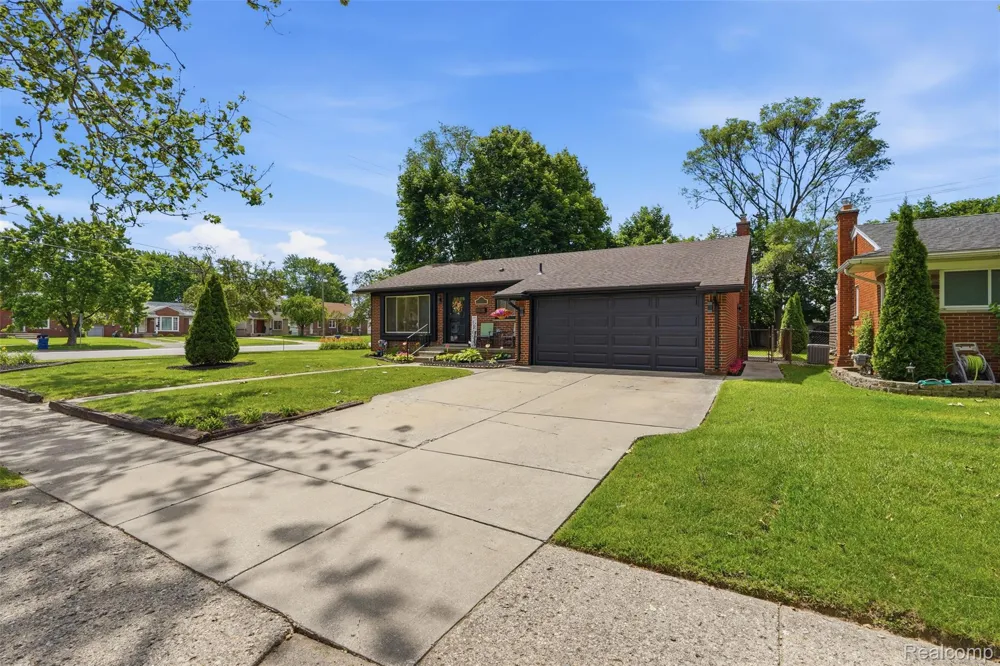 27407 Buckingham Street Livonia City, MI 48154
