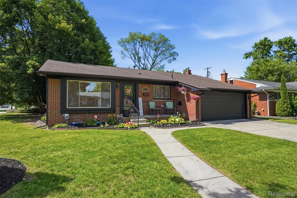 27407 Buckingham Street Livonia City, MI 48154