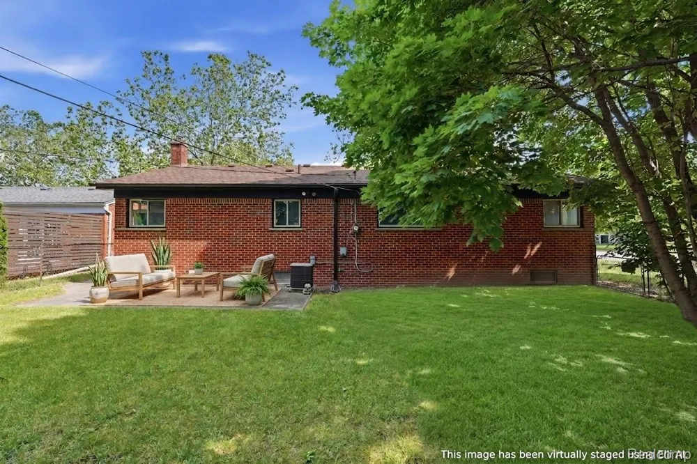 27407 Buckingham Street Livonia City, MI 48154