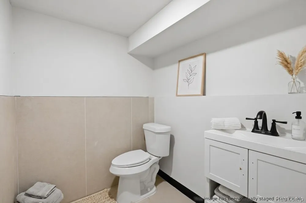 27407 Buckingham Street Livonia City, MI 48154