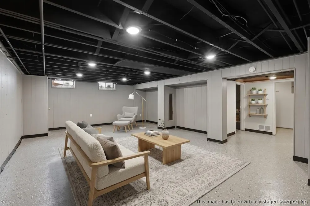 27407 Buckingham Street Livonia City, MI 48154