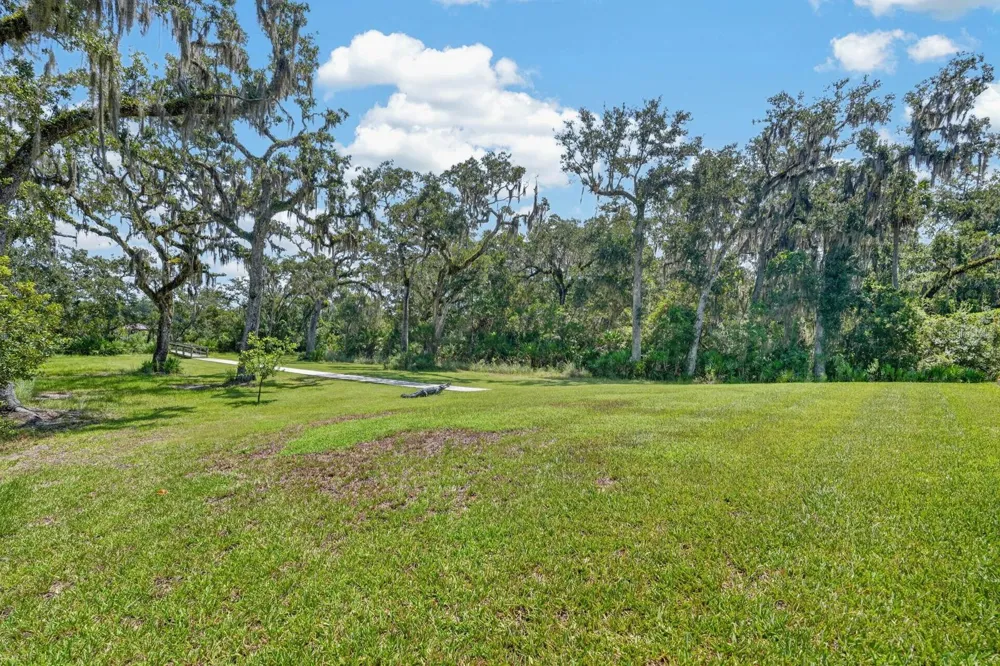 8 LEXINGTON COURT Flagler Beach, FL 32136