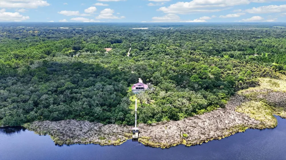 8 LEXINGTON COURT Flagler Beach, FL 32136