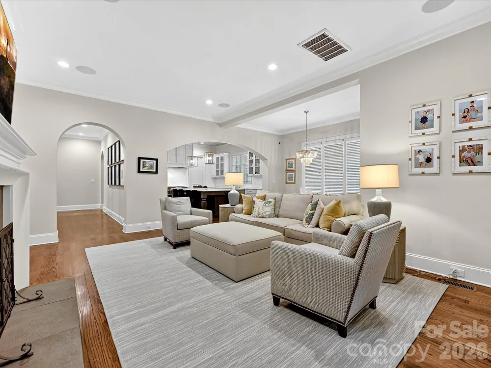 3025 Hanson Drive Charlotte, NC 28207