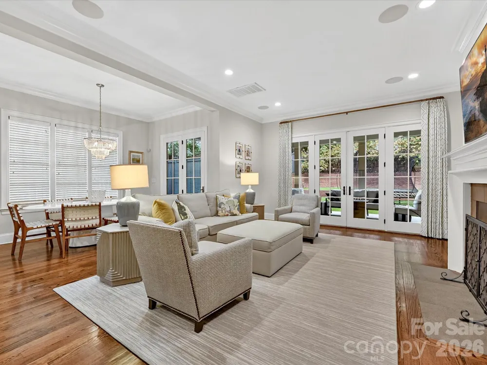 3025 Hanson Drive Charlotte, NC 28207