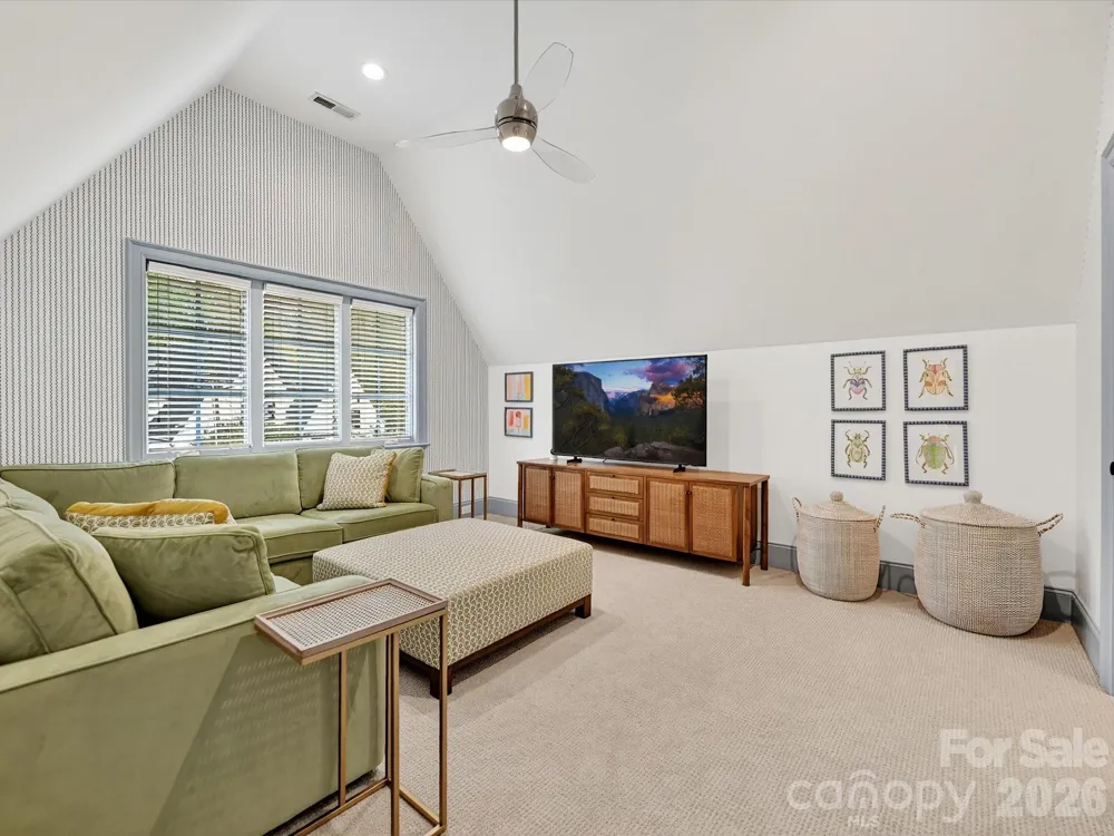 3025 Hanson Drive Charlotte, NC 28207
