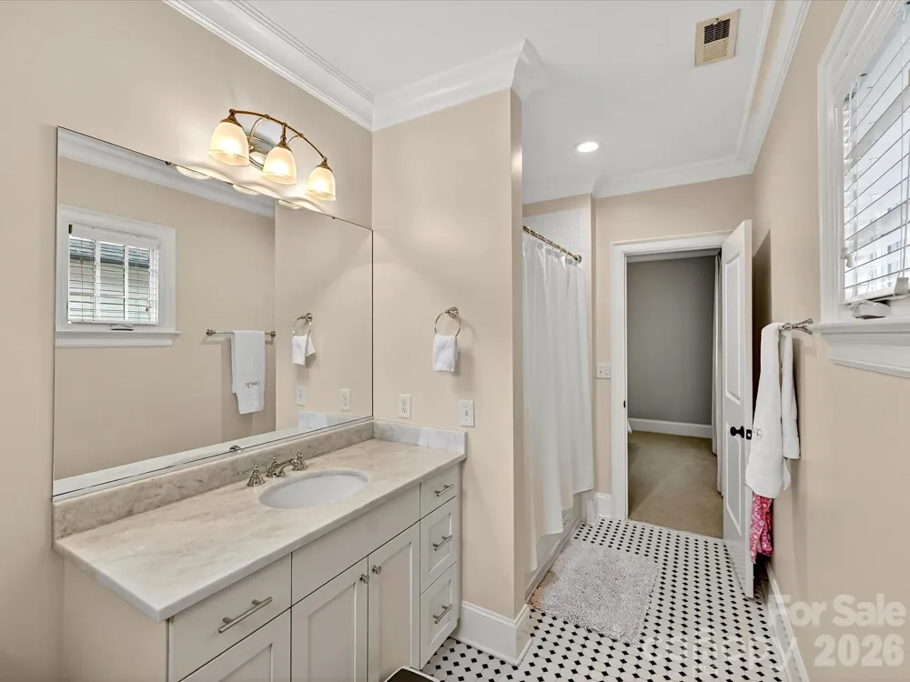 3025 Hanson Drive Charlotte, NC 28207