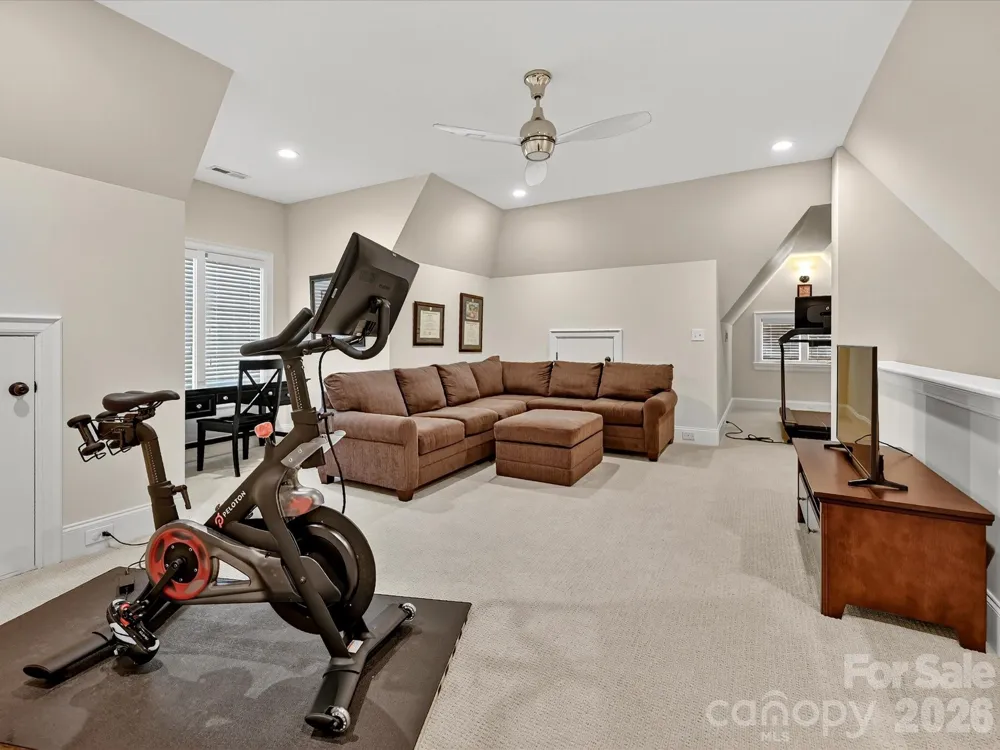 3025 Hanson Drive Charlotte, NC 28207