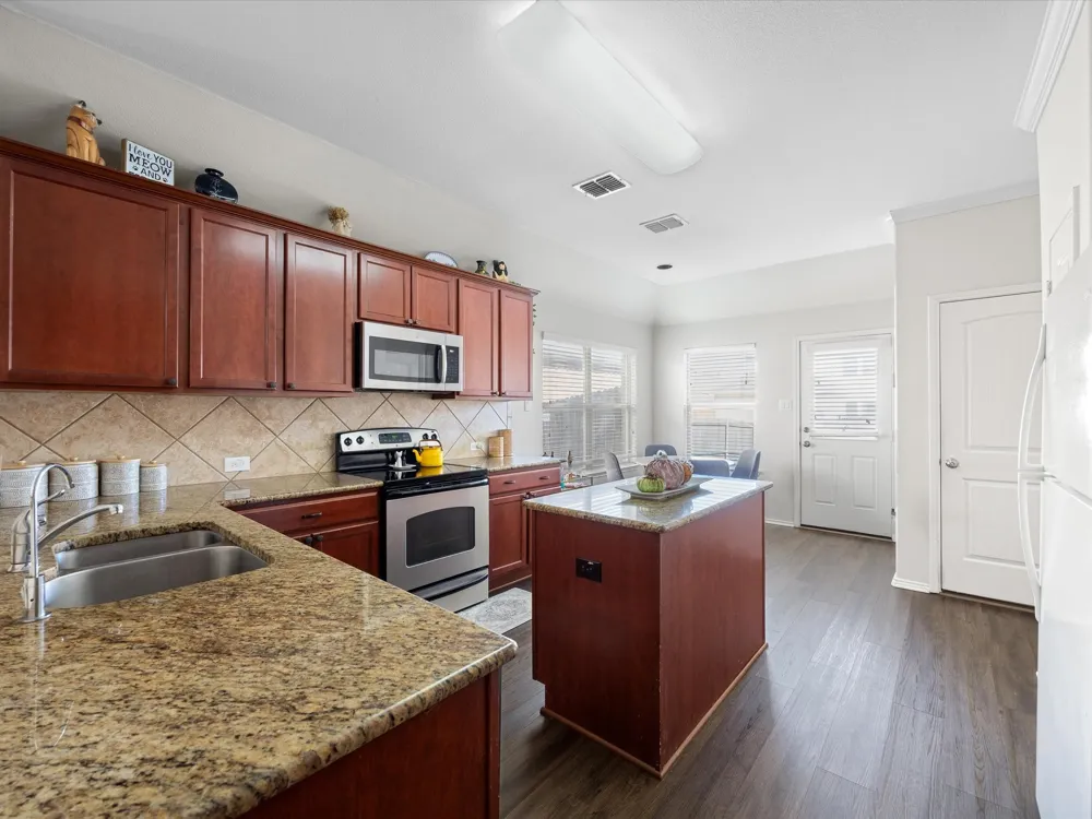 9113 Sundance Trail Cross Roads, TX 76227