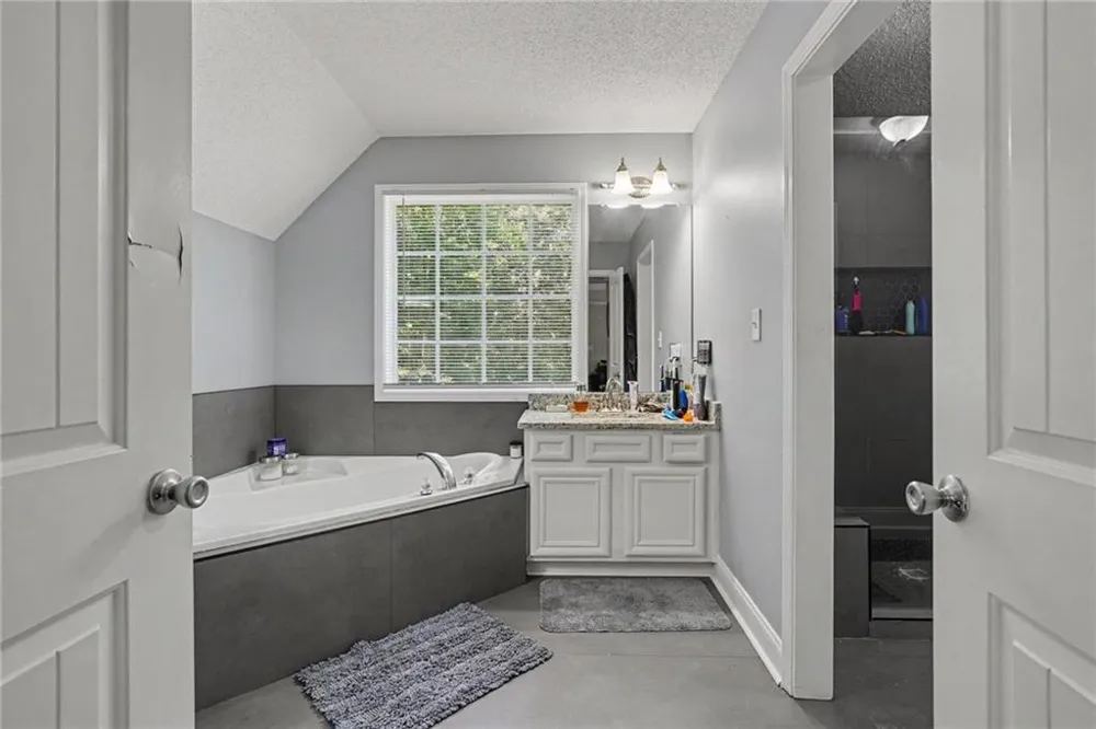 12911 Wyatt Circle Hampton, GA 30228