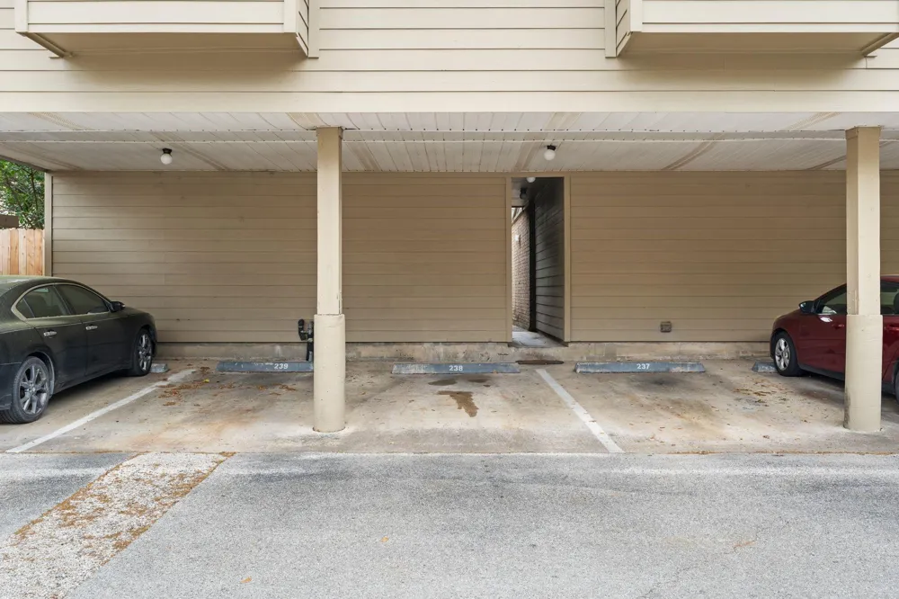 2100 Tanglewilde Street #422 Houston, TX 77063