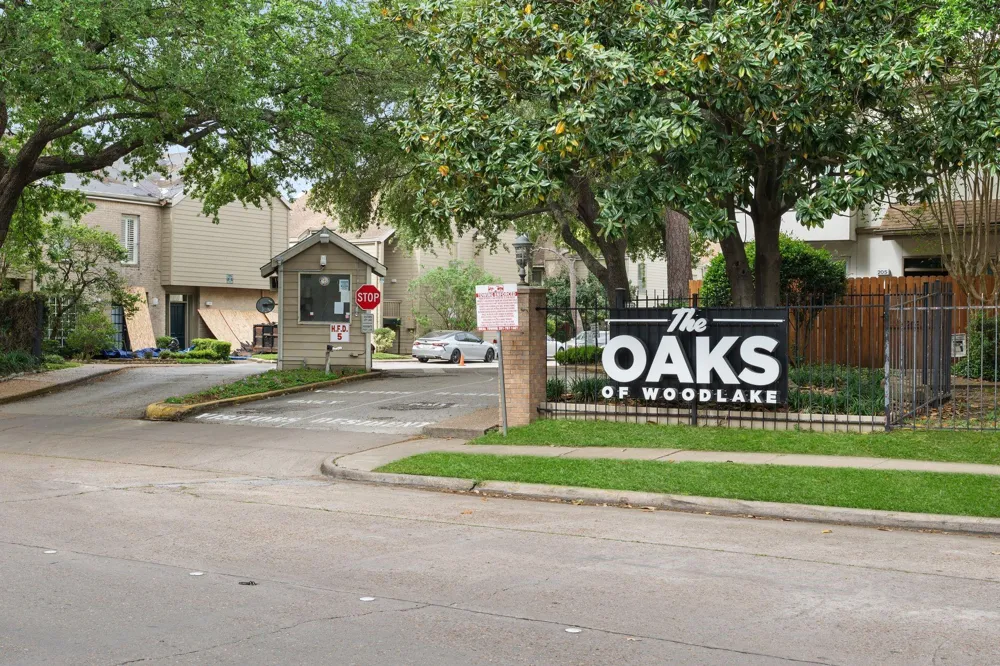 2100 Tanglewilde Street #422 Houston, TX 77063