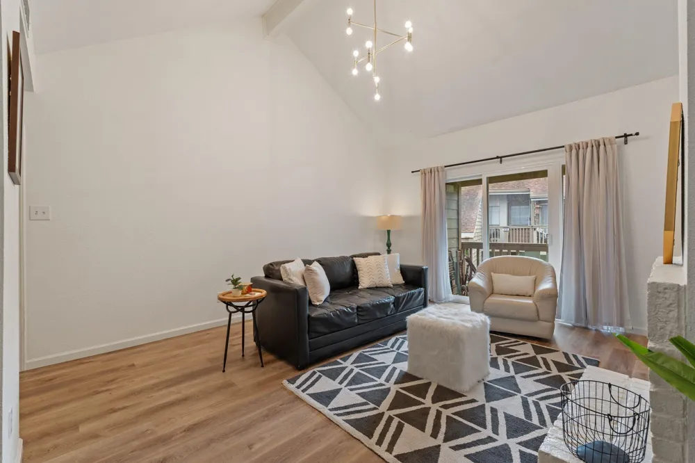 2100 Tanglewilde Street #422 Houston, TX 77063