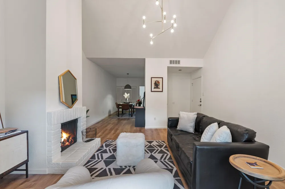 2100 Tanglewilde Street #422 Houston, TX 77063