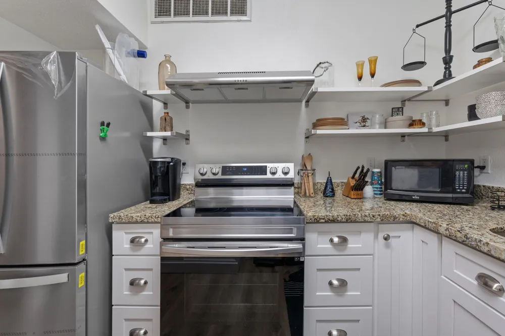 2100 Tanglewilde Street #422 Houston, TX 77063