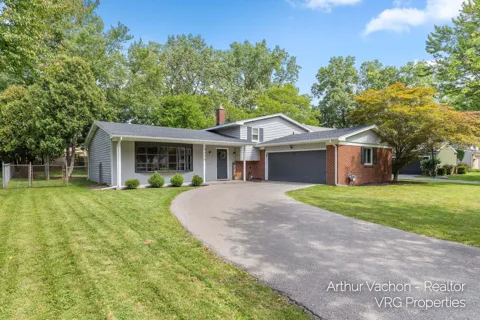 4054 Weymouth Drive SE